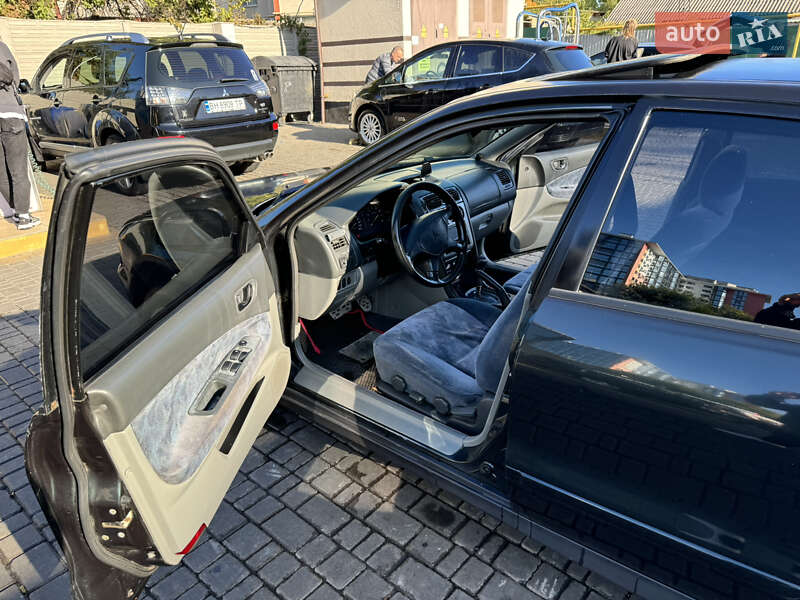 Седан Mitsubishi Galant 1996 в Одесі