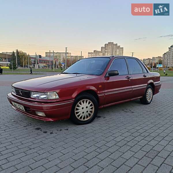 Седан Mitsubishi Galant 1992 в Львове