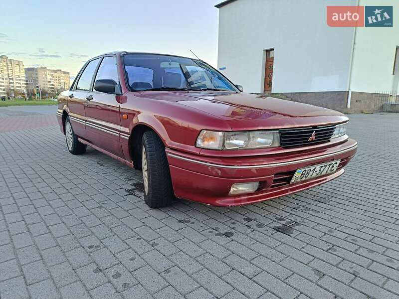 Седан Mitsubishi Galant 1992 в Львове