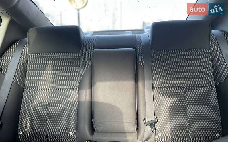 Седан Mitsubishi Galant 2008 в Черновцах