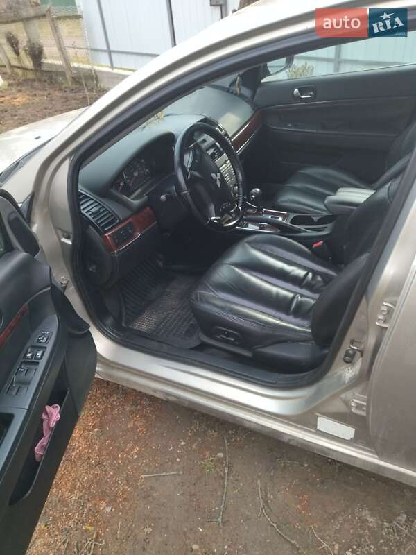 Седан Mitsubishi Galant 2008 в Лубнах