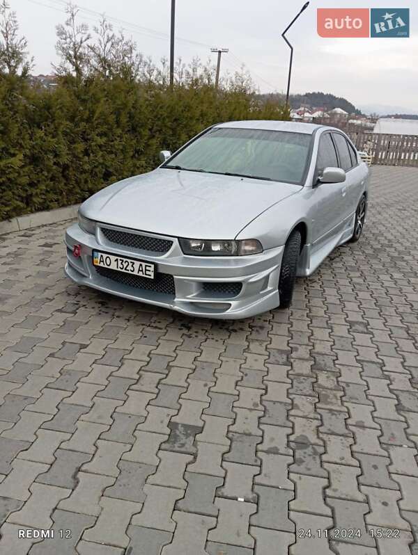 Седан Mitsubishi Galant 1999 в Іршаві