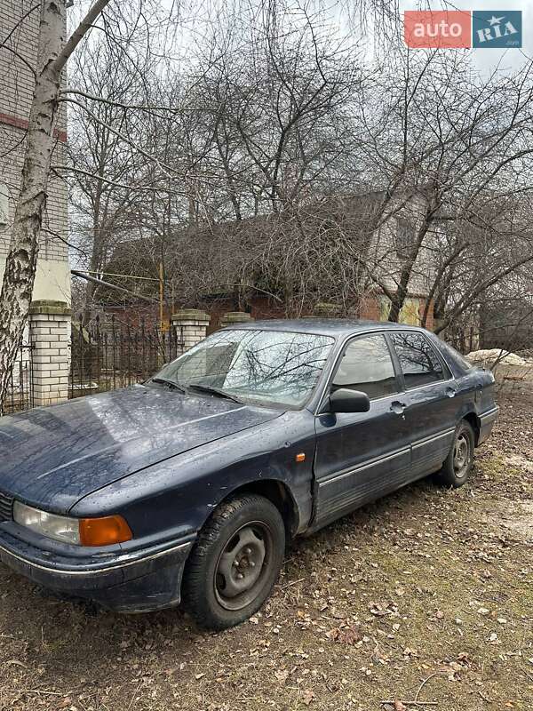 Ліфтбек Mitsubishi Galant 1989 в Чернігові