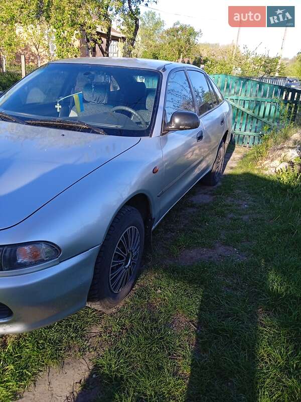 Ліфтбек Mitsubishi Galant 1993 в Іллінцях