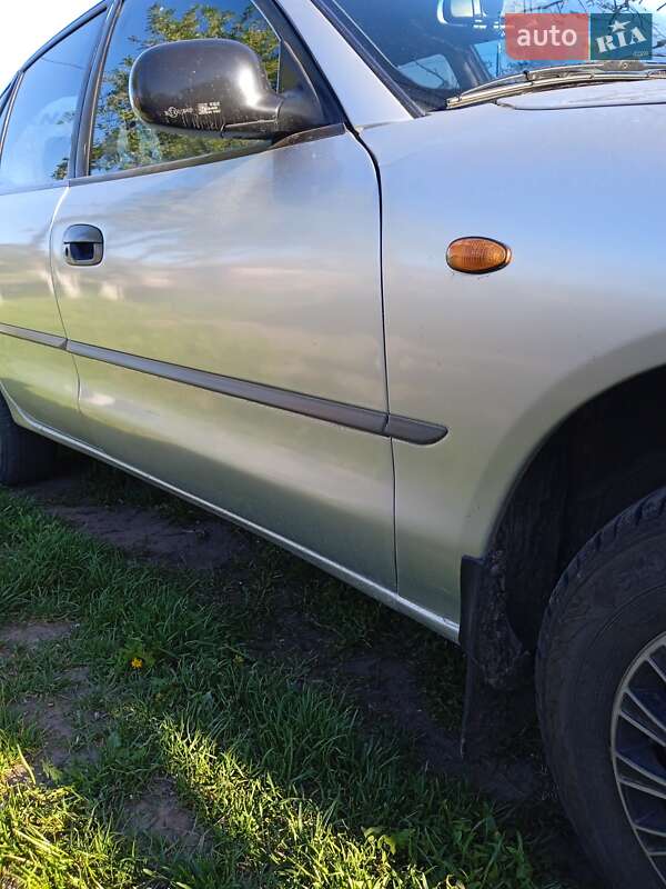 Ліфтбек Mitsubishi Galant 1993 в Іллінцях