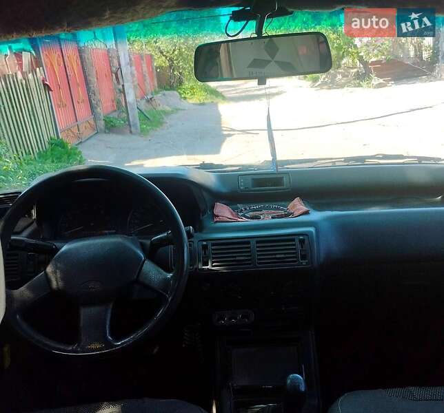Седан Mitsubishi Galant 1988 в Первомайске