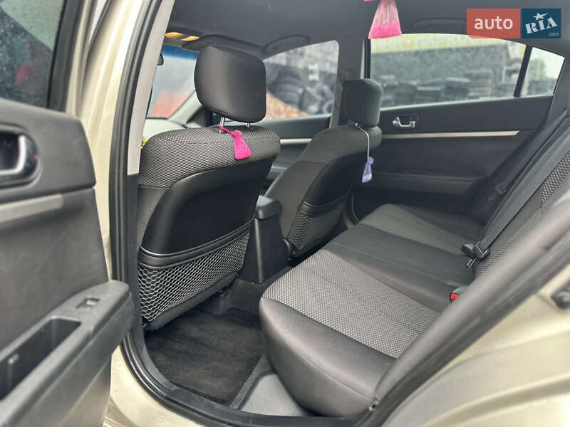 Седан Mitsubishi Galant 2009 в Львове