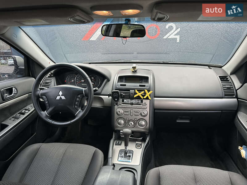 Седан Mitsubishi Galant 2009 в Львове