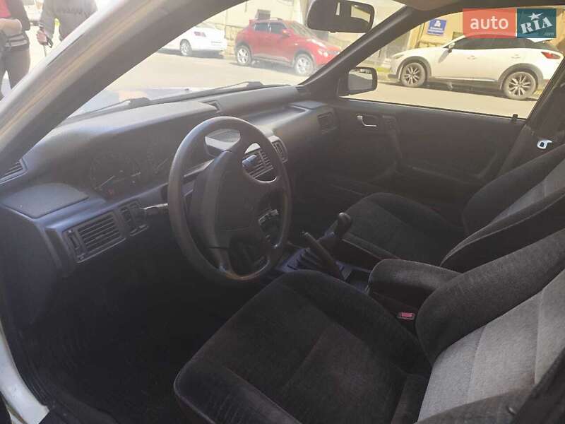 Седан Mitsubishi Galant 1992 в Черновцах