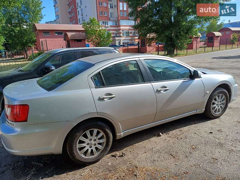 Седан Mitsubishi Galant 2009 в Киеве