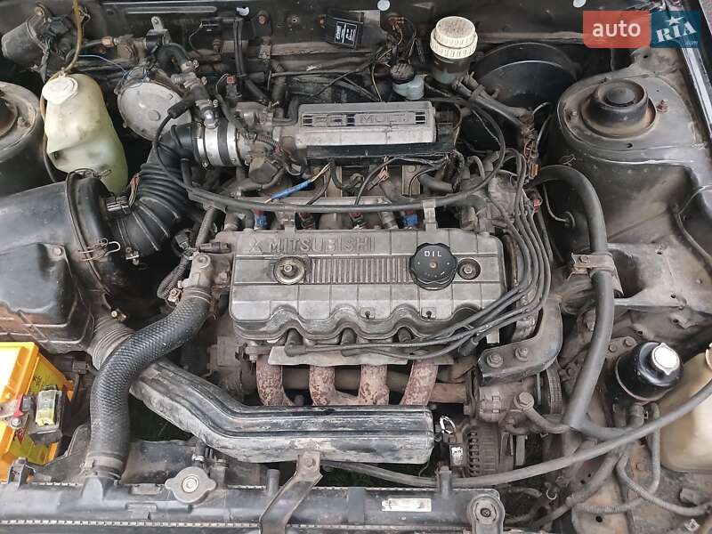 Седан Mitsubishi Galant 1991 в Гайсину