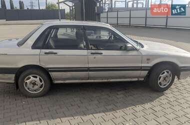 Седан Mitsubishi Galant 1988 в Рожище