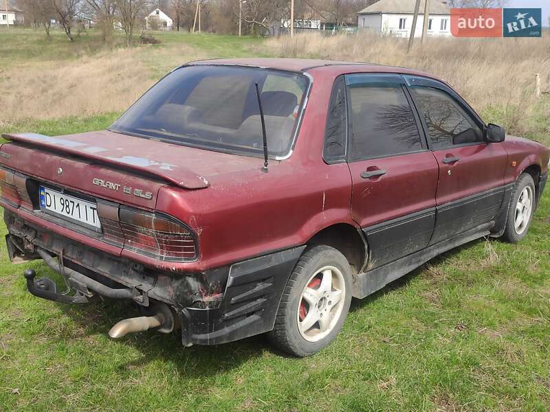 Седан Mitsubishi Galant 1988 в Броварах
