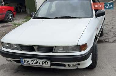 Седан Mitsubishi Galant 1988 в 