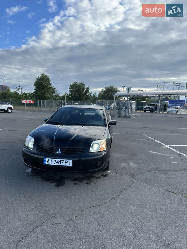 Седан Mitsubishi Galant 2004 в Киеве