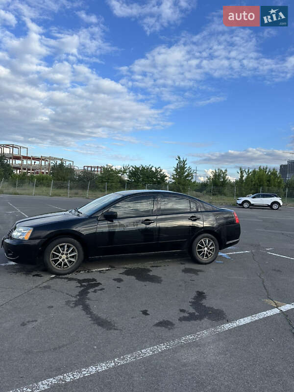 Седан Mitsubishi Galant 2004 в Киеве