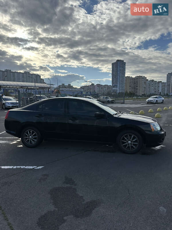 Седан Mitsubishi Galant 2004 в Киеве