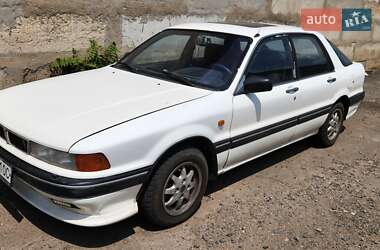 Лифтбек Mitsubishi Galant 1991 в Авангарде