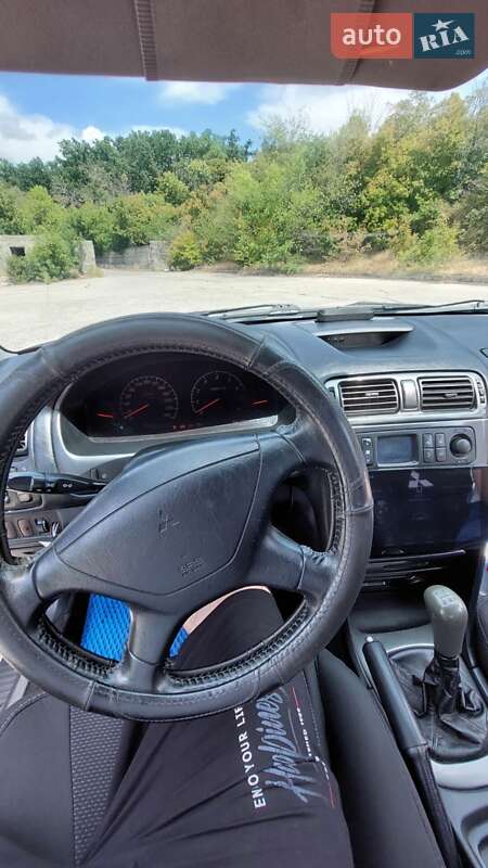 Седан Mitsubishi Galant 2001 в Южноукраинске