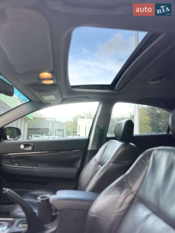 Седан Mitsubishi Galant 2009 в Киеве