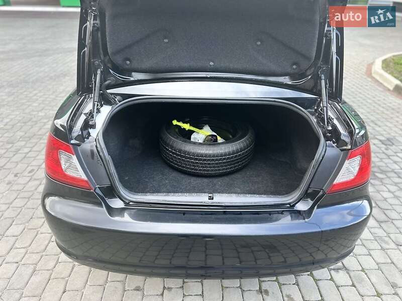 Седан Mitsubishi Galant 2009 в Киеве
