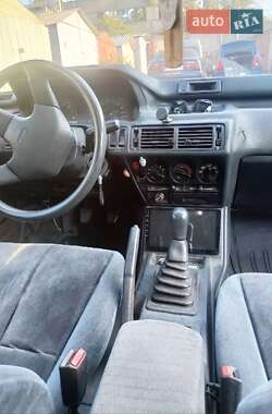 Седан Mitsubishi Galant 1988 в 