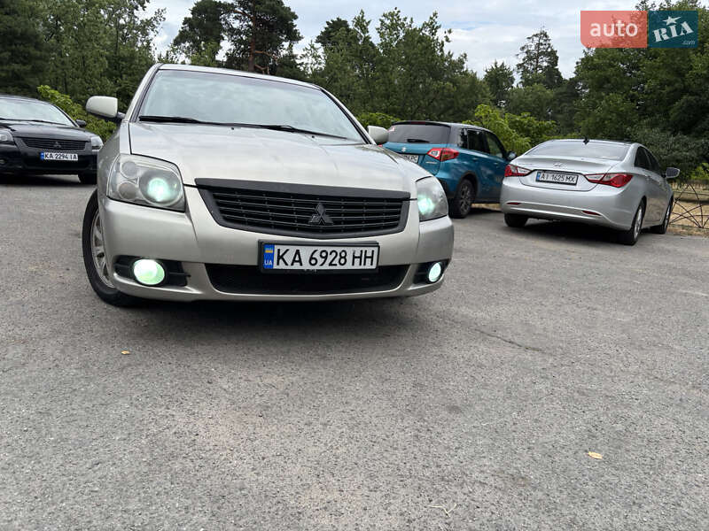 Седан Mitsubishi Galant 2009 в Киеве