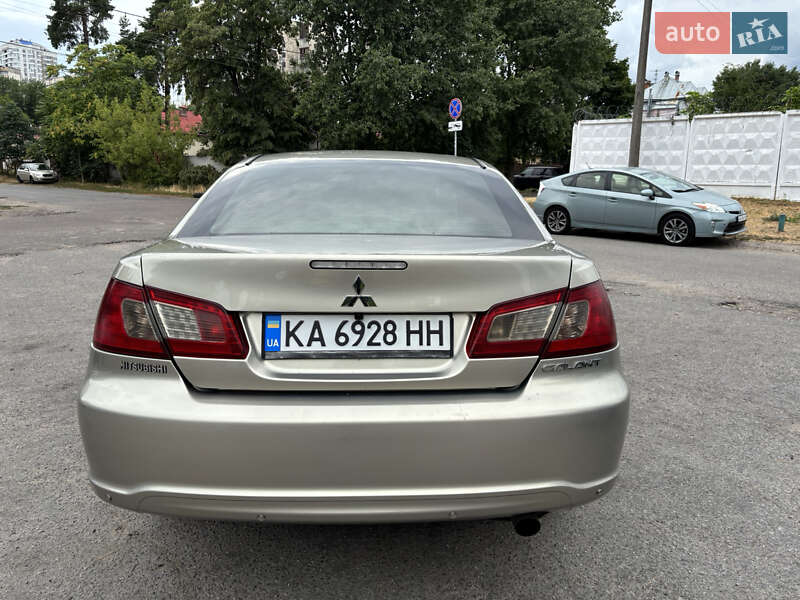 Седан Mitsubishi Galant 2009 в Киеве