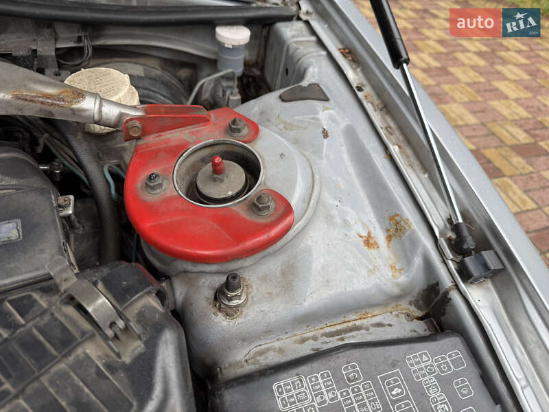 Седан Mitsubishi Galant 1998 в Киеве