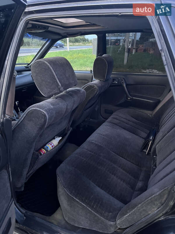 Седан Mitsubishi Galant 1991 в Львове