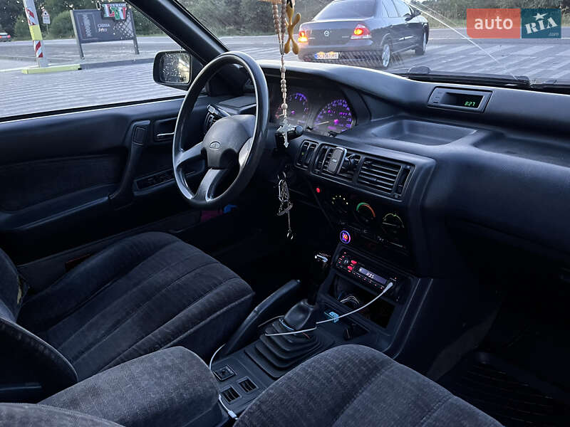 Седан Mitsubishi Galant 1991 в Львове