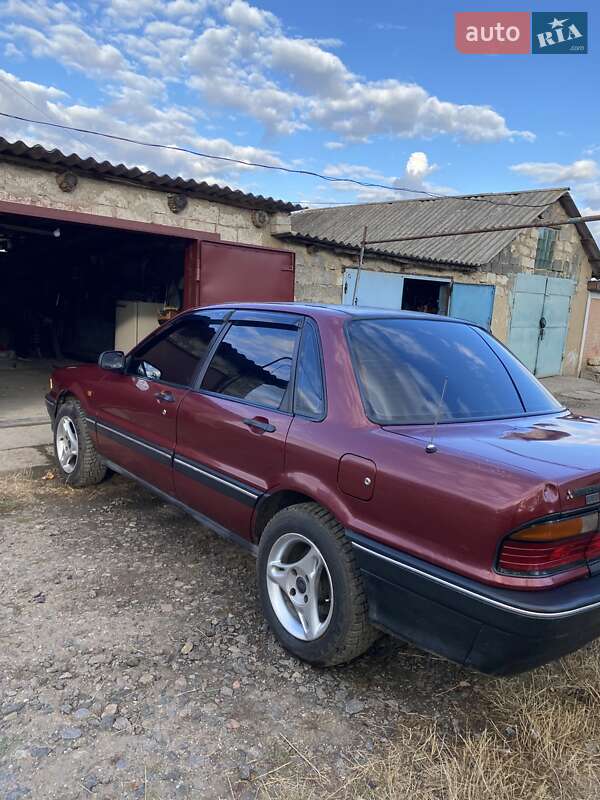 Седан Mitsubishi Galant 1989 в Подольске