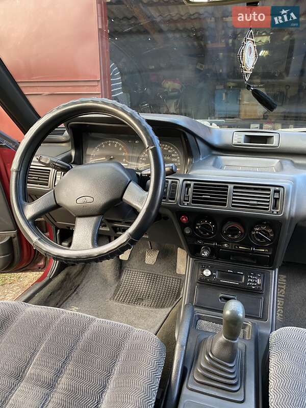 Седан Mitsubishi Galant 1989 в Подольске
