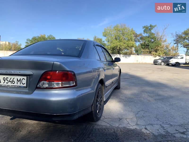 Седан Mitsubishi Galant 2003 в Киеве