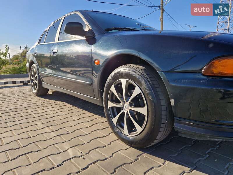 Седан Mitsubishi Galant 1997 в Доброславе