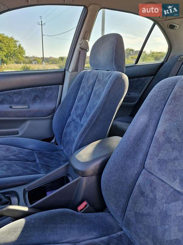 Седан Mitsubishi Galant 1997 в Доброславе