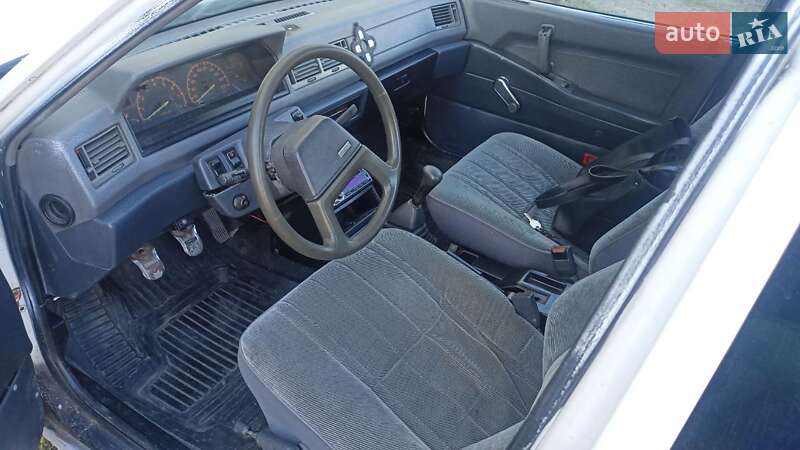 Седан Mitsubishi Galant 1986 в Харькове