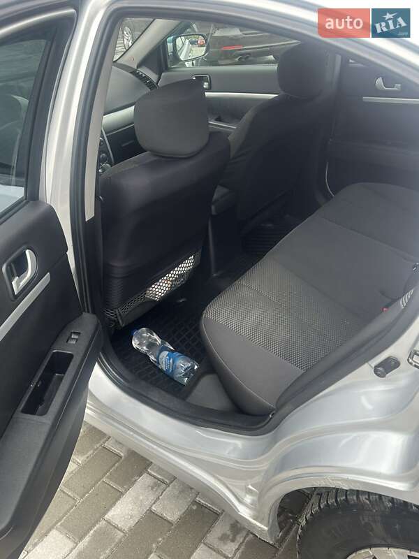Седан Mitsubishi Galant 2006 в Львове