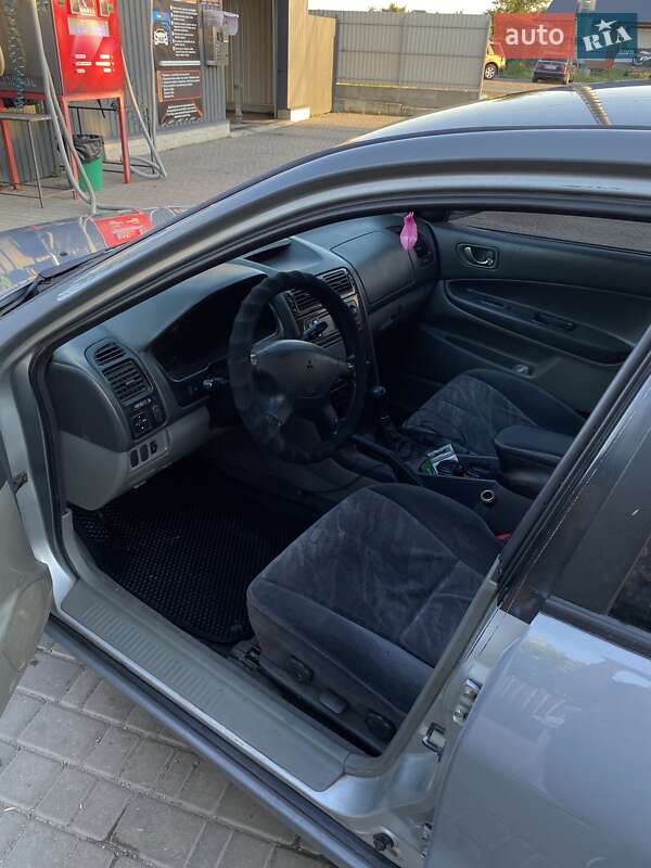 Седан Mitsubishi Galant 1997 в Умани