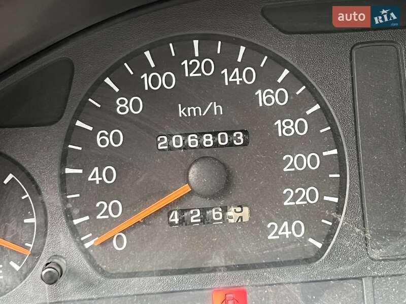 Седан Mitsubishi Galant 1999 в Золочеве