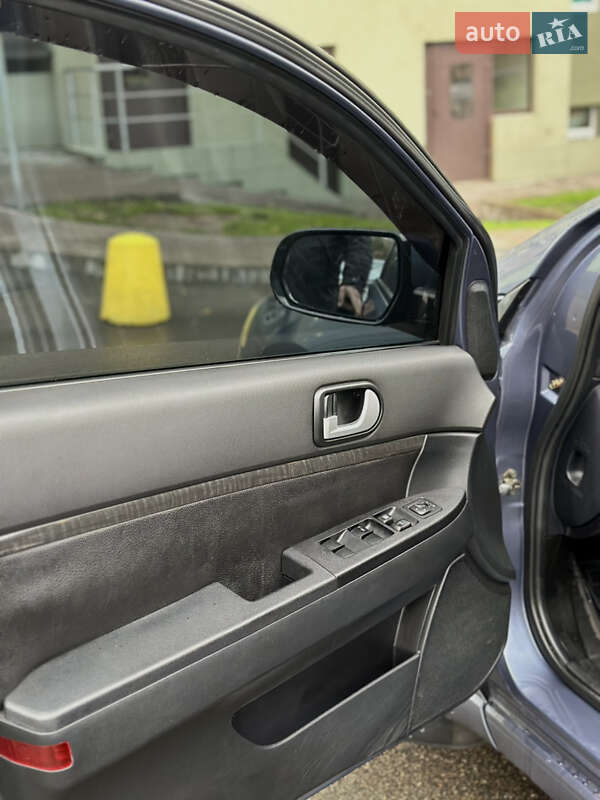 Седан Mitsubishi Galant 2006 в Киеве