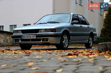 Седан Mitsubishi Galant 1989 в Кременце