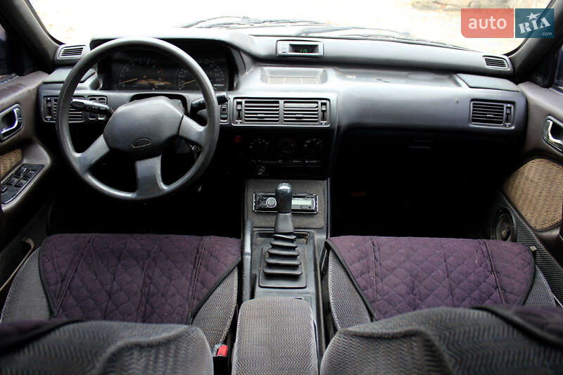 Седан Mitsubishi Galant 1989 в Кременце