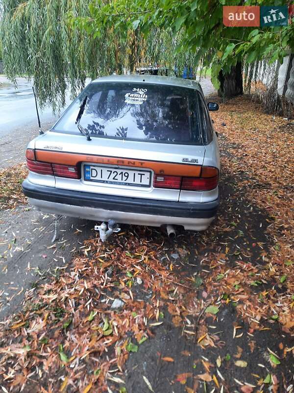 Ліфтбек Mitsubishi Galant 1989 в Василькові