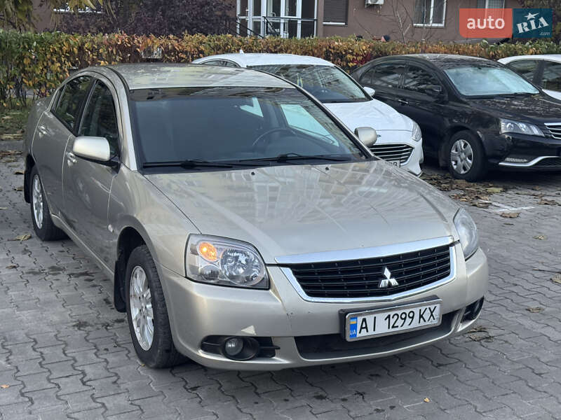 Седан Mitsubishi Galant 2009 в Киеве