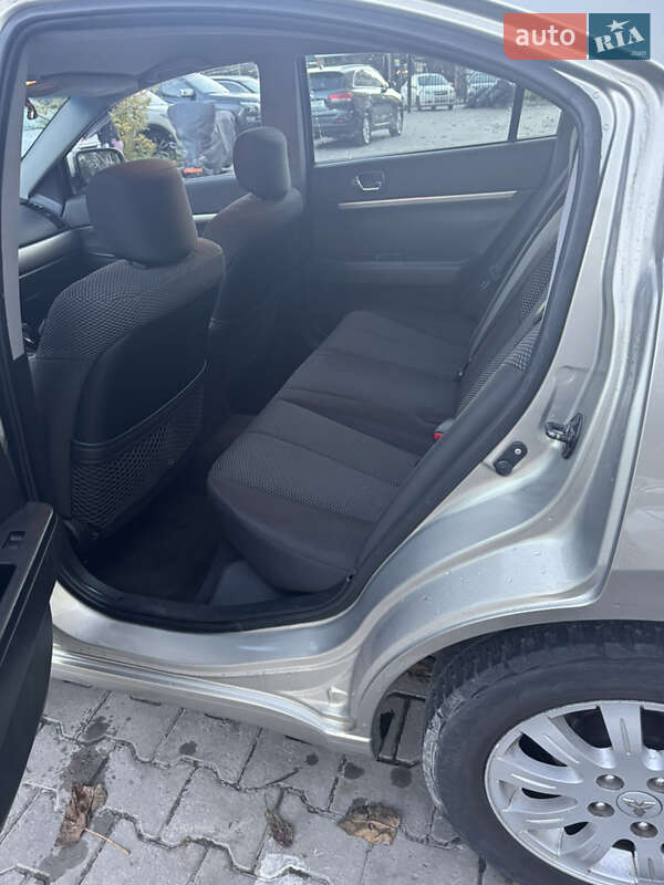 Седан Mitsubishi Galant 2009 в Киеве