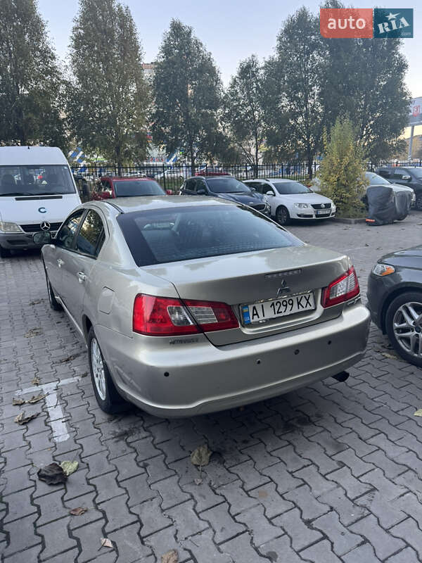 Седан Mitsubishi Galant 2009 в Киеве