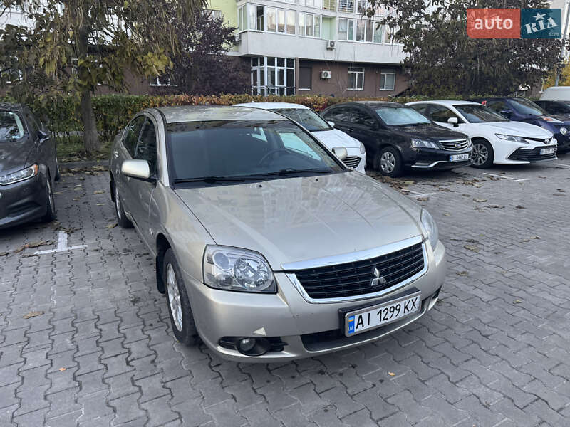 Седан Mitsubishi Galant 2009 в Киеве