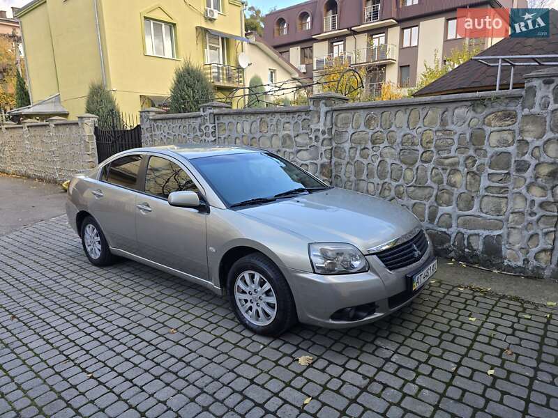Седан Mitsubishi Galant 2009 в Ивано-Франковске