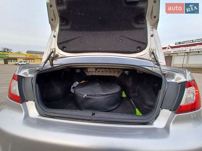 Седан Mitsubishi Galant 2008 в Киеве